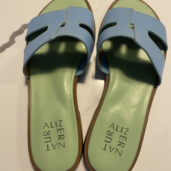 Naturalizer  Women's Fame Slide Sandal - Picture 3 of 3